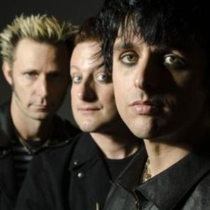 Green Day lanseaza piesa in memoria lui Amy Winehouse (Audio)