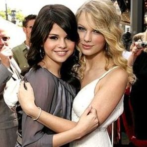 Taylor Swift si Selena Gomez, prietene la bine si la rau