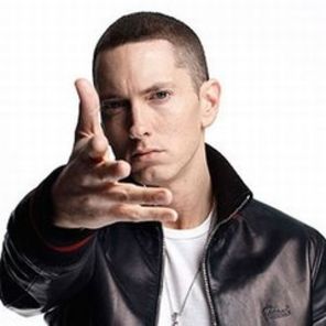 Skylar Grey: ''Eminem se teme sa iasa din casa''
