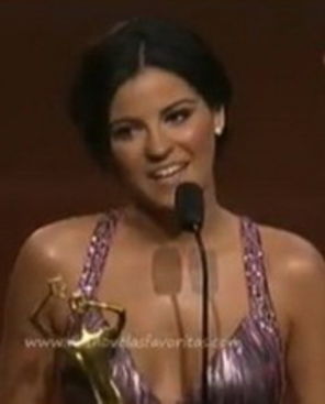 Maite Perroni, `Cea mai buna tanara actrita` la Premiile TVyNovelas 2009