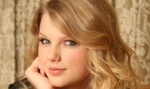 Taylor Swift ar fi vrut sa fie consilier financiar
