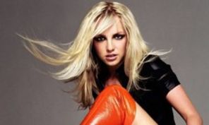 Britney Spears: 'Imi place sa cant in tari straine'