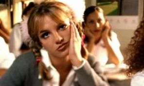 Britney Spears: 'Ar fi trebuit sa ma distrez mai mult in adolescenta'