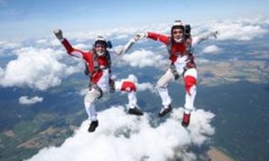 Mandinga canta la Bucharest Skydiving Boogie 2011