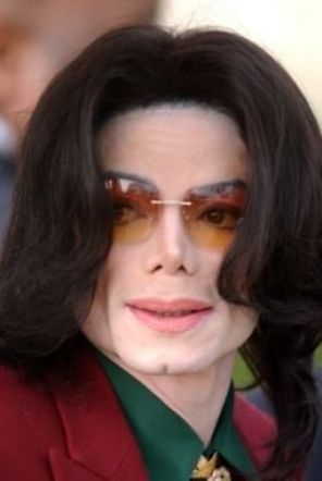 Fiica lui Michael Jackson doarme cu jacheta acestuia