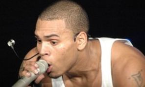 De ce a lipsit Chris Brown de la tributul Michael Jackson?