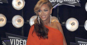 Beyonce vrea sa lanseze o linie de haine pentru gravide