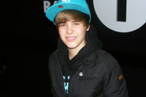 Justin Bieber, Katy Perry si Jennifer Lopez vor canta la American Music Awards 2011