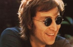 Unul dintre dintii lui John Lennon va fi scos la licitatie