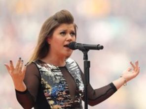Kelly Clarkson: "Nu am nevoie de un barbat"