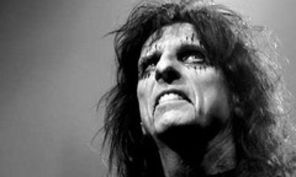 Alice Cooper vrea sa faca o statuie unei gaini