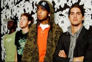 Hot new: Gym Class Heroes - Ass Back Home ft. Neon Hitch (lyric video)