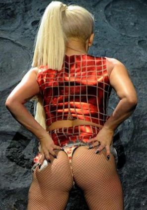 8. Lady GaGa MTV EMA 2011
