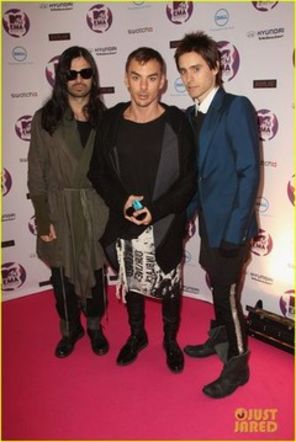 11. 30 Seconds To Mars MTV EMA 2011