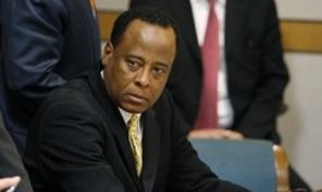 E oficial: Conrad Murray, vinovat pentru moartea lui Michael Jackson