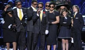 Familia lui Michael Jackson vrea sa opreasca difuzarea documentarului despre Conrad Murray