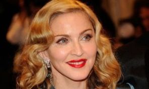 Madonna vrea barbati-model pentru copiii ei