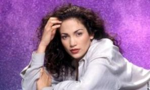 Jennifer Lopez si schimbarile sale de look de-a lungul timpului (poze)