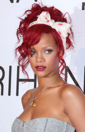 Rihanna va canta la ceremonia de anuntare a nominalizarilor Grammy