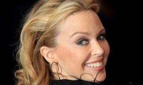 Lenjeria intima a lui Kylie Minogue a fost vanduta la licitatie