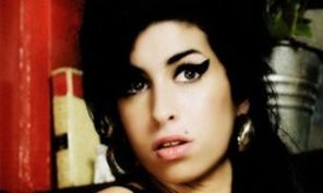 Se pregateste un film despre Amy Winehouse
