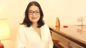 Nana Mouskouri a transmis un mesaj fanilor din Romania!