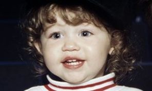 Miley Cyrus si schimbarile sale de look de-a lungul timpului (poze)