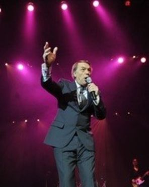 Nostalgie si voie buna la Sala Palatului: Salvatore Adamo i-a cucerit definitiv pe romani!
