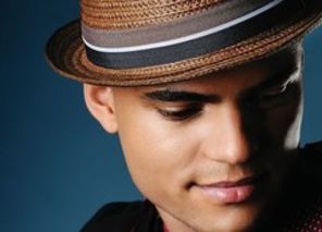 Mohombi va acorda vineri un interviu la ProFM si va canta seara la Vocea Romaniei