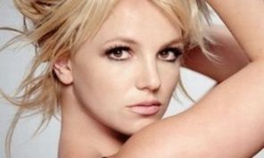 Britney Spears i-a facut cadou o motocicleta iubitului ei