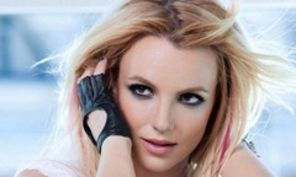 Britney Spears s-a logodit