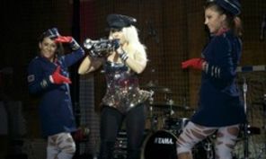 Anda Adam a cantat pentru 300.000 de fani in 2011