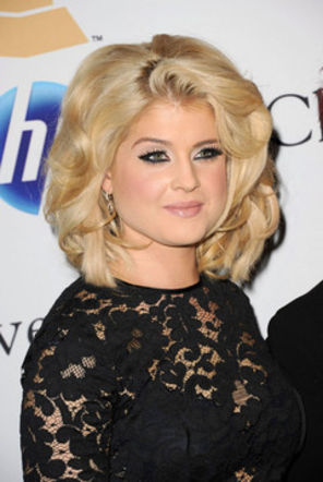 Kelly Osbourne si-a rupt mana
