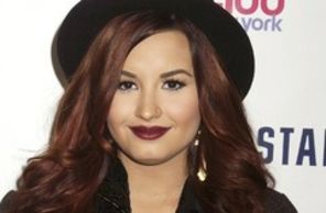 Demi Lovato va canta la gala People's Choice Awards 2012
