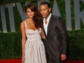 John Legend s-a logodit