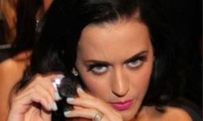 Kate Perry si Russell Brand au petrecut Craciunul separat