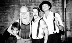 Red Hot Chili Peppers organizeaza un concert de revenire