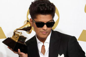 Bruno Mars, din nou pe locul 1 in topul de albume din Marea Britanie