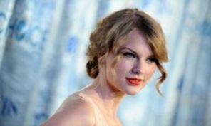 Taylor Swift: Sunt prostuta cand sunt indragostita