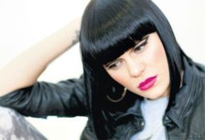 Jessie J colaboreaza cu Adele