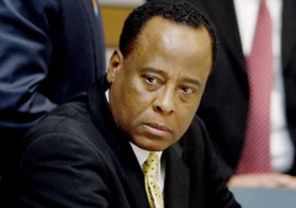 Familia lui Michael Jackson renunta la despagubirile impuse lui Conrad Murray