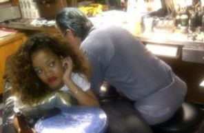 Rihanna si-a facut un nou tatuaj (foto)