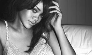 Rihanna si-a facut de cap in vacanta