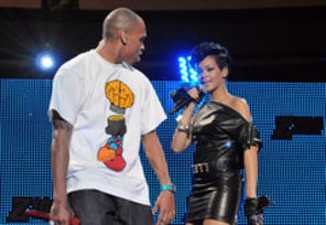 Rihanna si Chris Brown, din nou impreuna pe scena?