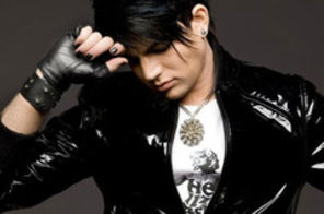 Adam Lambert neaga ca este noul solist Queen