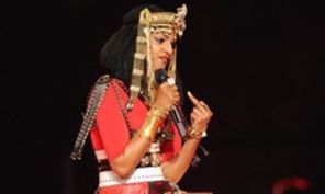 M.I.A ar putea fi amendata pentru gestul obscen de la Super Bowl