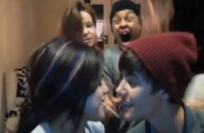 Justin Bieber si Selena Gomez isi fac de cap in noul clip Carly Rae Jepsen (videoclip)