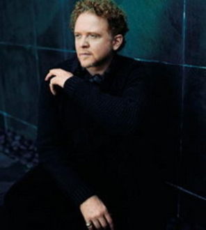 Simply Red cer 300.000 de lire de la EMI