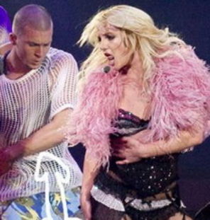 Britney Spears, deranjata de fumul de marijuana