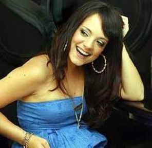Lily Allen se tatueaza pentru... a-si tine gura inchisa!